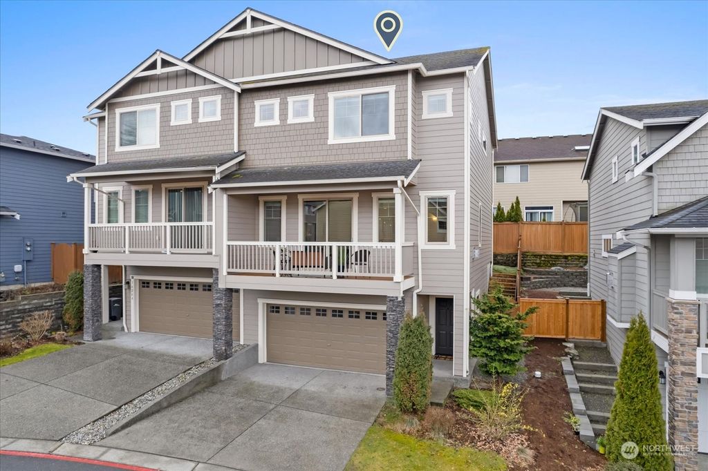 Photo of 1626 145th Place SW #B, Lynnwood, WA 98087 (MLS # 2044210)