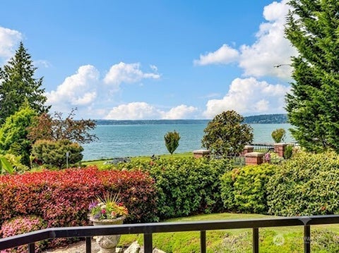 Photo of 6436 Lake Washington Boulevard NE #5, Kirkland, WA 98033 (MLS # 2552181)