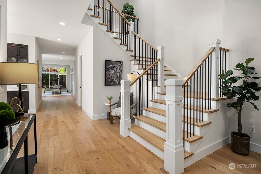 Photo of 13222 NE 70th Street, Redmond, WA 98033 (MLS # 2328205)