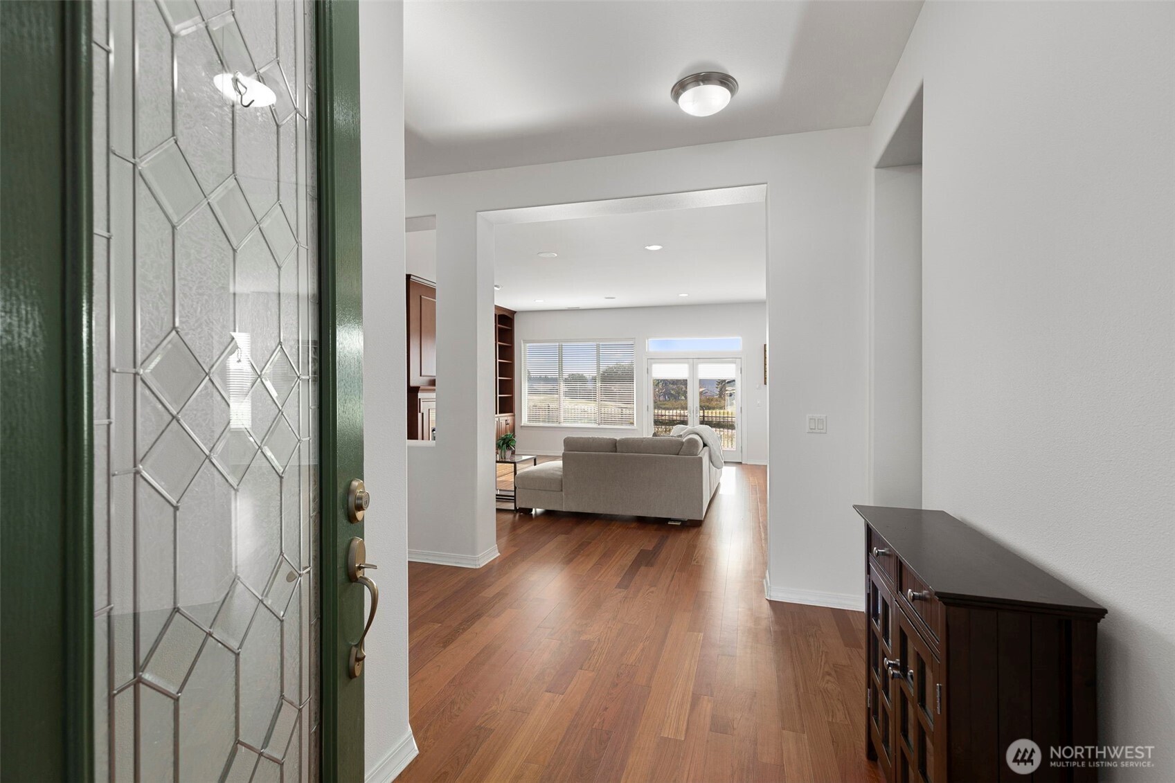 8025 Columbia Way NE