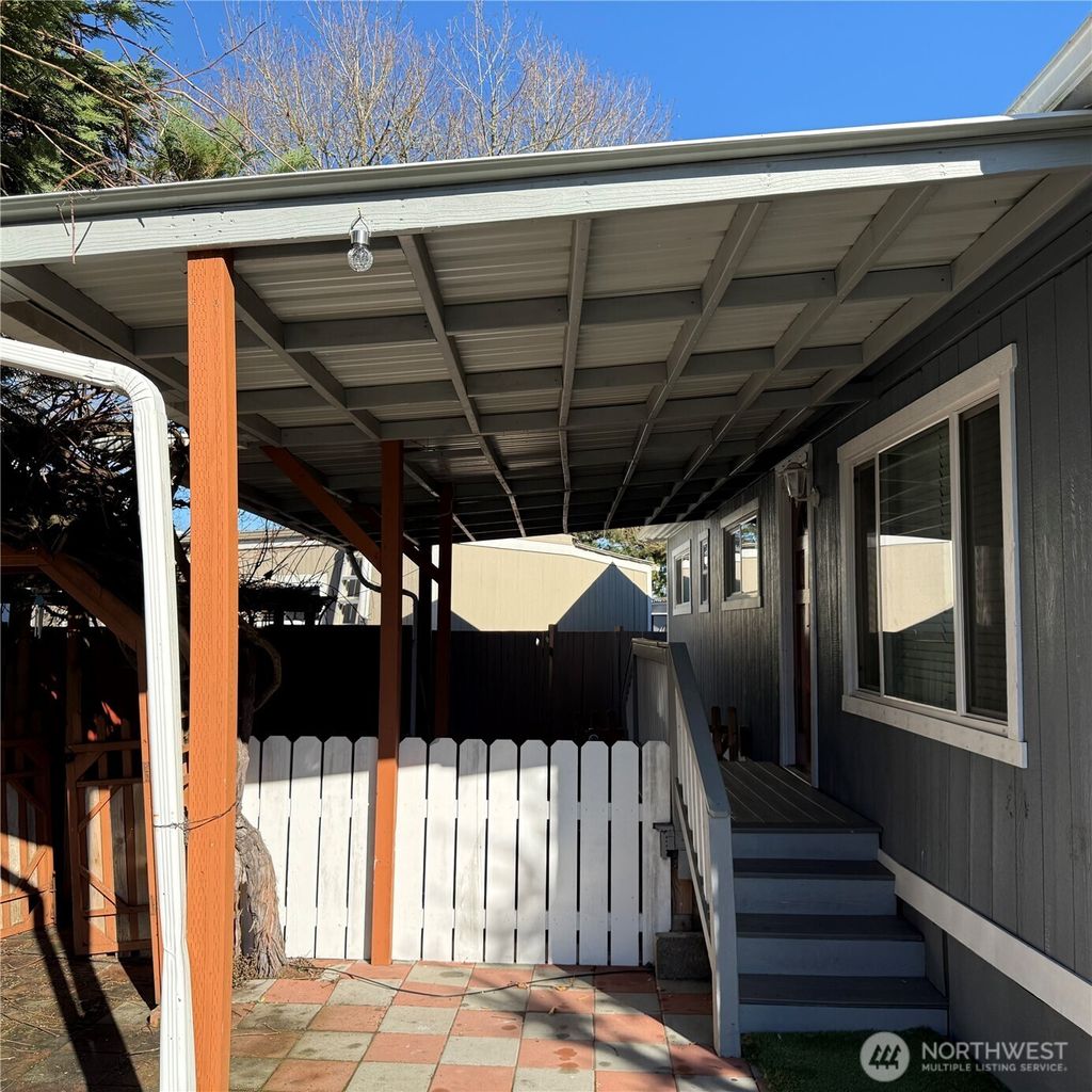 Photo of 4040 Auburn way Way S #16, Auburn, WA 98092 (MLS # 2478209)