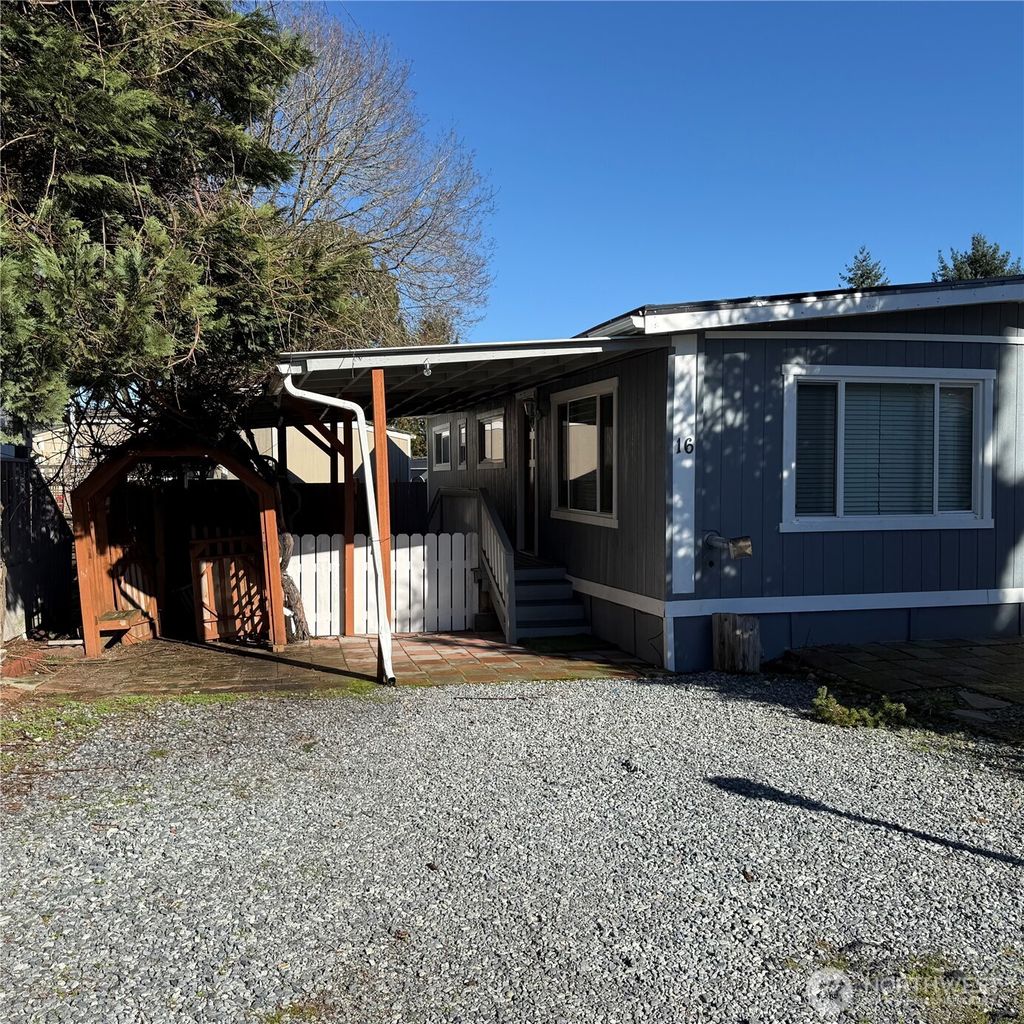 Photo of 4040 Auburn way Way S #16, Auburn, WA 98092 (MLS # 2478209)