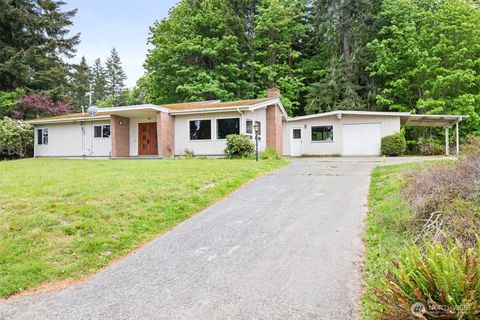 Photo of 130 Viewcrest Avenue, Port Angeles, WA 98362 (MLS # 2524495)
