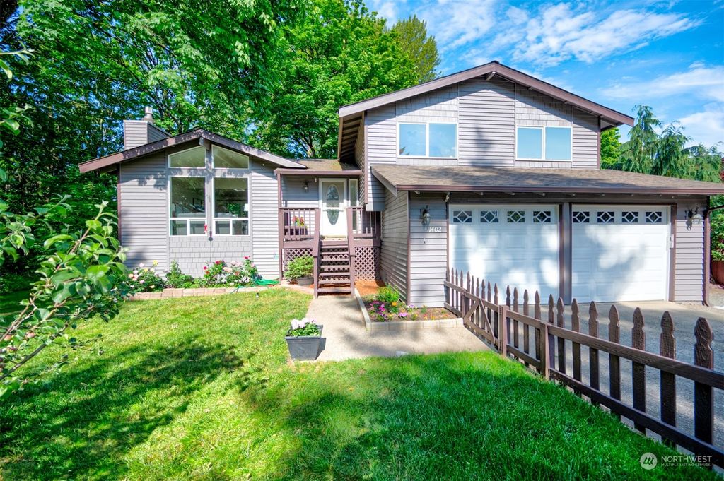 Photo of 1402 Olympia Avenue SE, Renton, WA 98058 (MLS # 2073508)