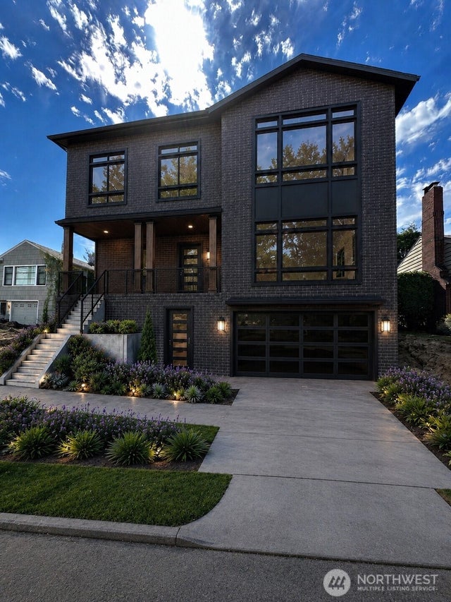 2545 36th Avenue W, Seattle