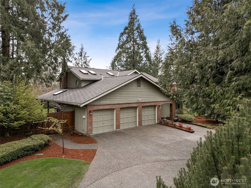 Photo of 23635 SE 225th Street, Maple Valley, WA 98038 (MLS # 2356659)