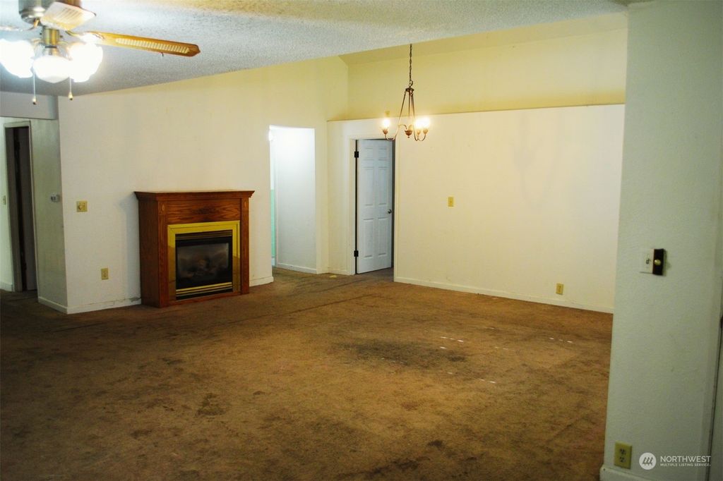Photo of 20103 75th Avenue NE, Kenmore, WA 98028 (MLS # 2101578)