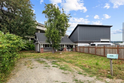 Photo of 13315 Valley Avenue E, Sumner, WA 98390 (MLS # 2551702)