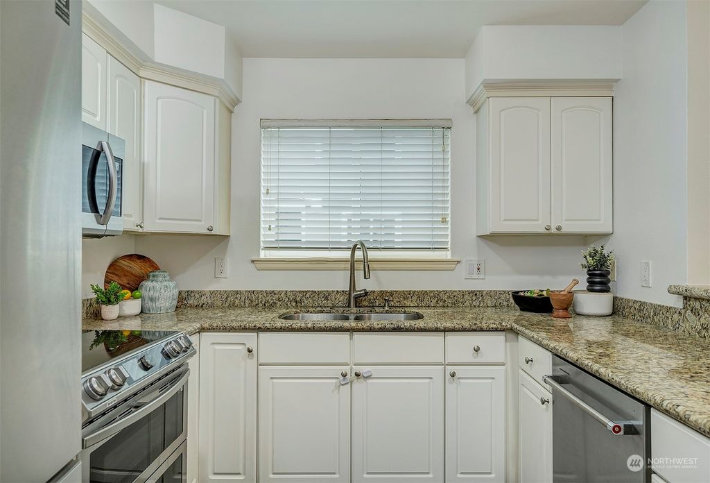 Photo of 925 5th Avenue NW #B107, Issaquah, WA 98027 (MLS # 2242582)