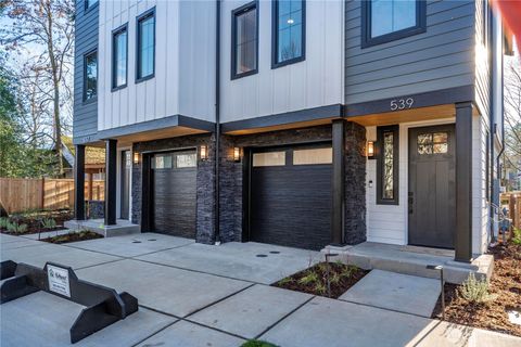 Photo of 539 NW Juniper Street, Issaquah, WA 98027 (MLS # 2464264)