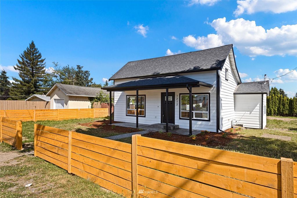 Photo of 1212 S 115th Street, Seattle, WA 98186 (MLS # 1969080)