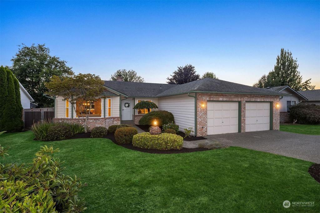 Photo of 24329 10th Avenue S, Des Moines, WA 98198 (MLS # 2140920)