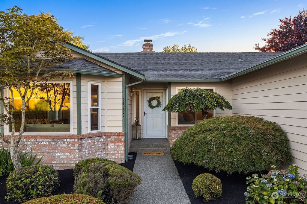 Photo of 24329 10th Avenue S, Des Moines, WA 98198 (MLS # 2140920)