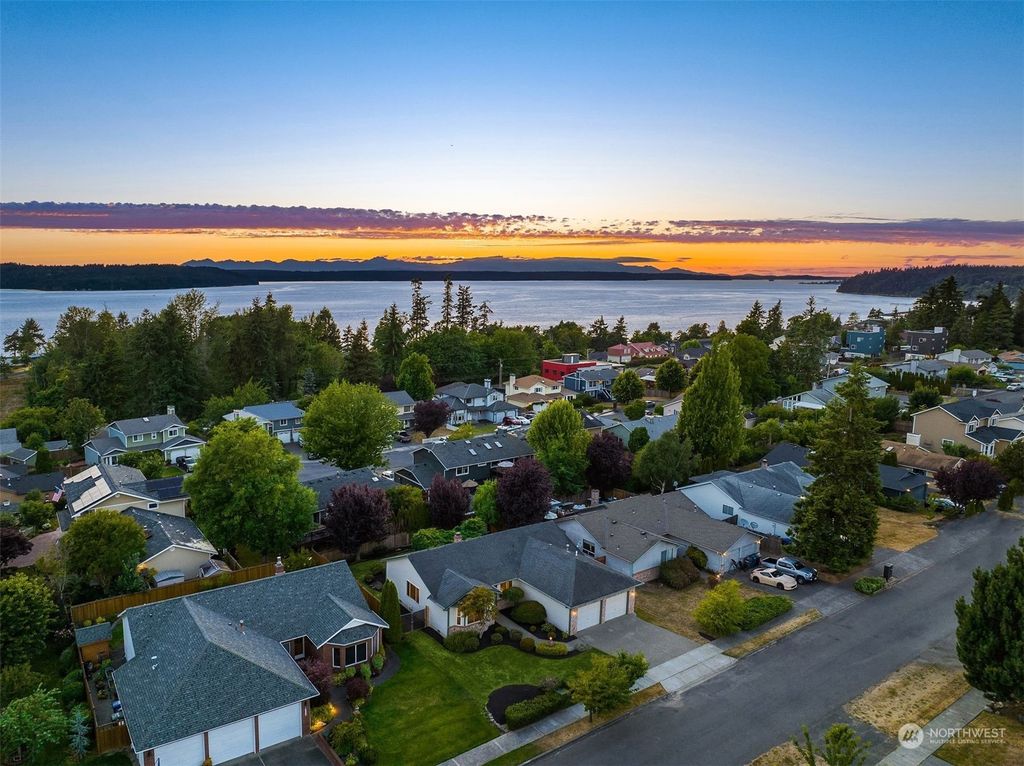 Photo of 24329 10th Avenue S, Des Moines, WA 98198 (MLS # 2140920)