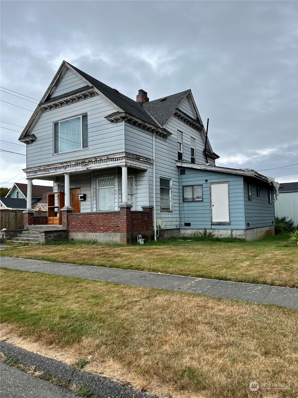 Photo of 1411 20th Street, Everett, WA 98201 (MLS # 2160177)