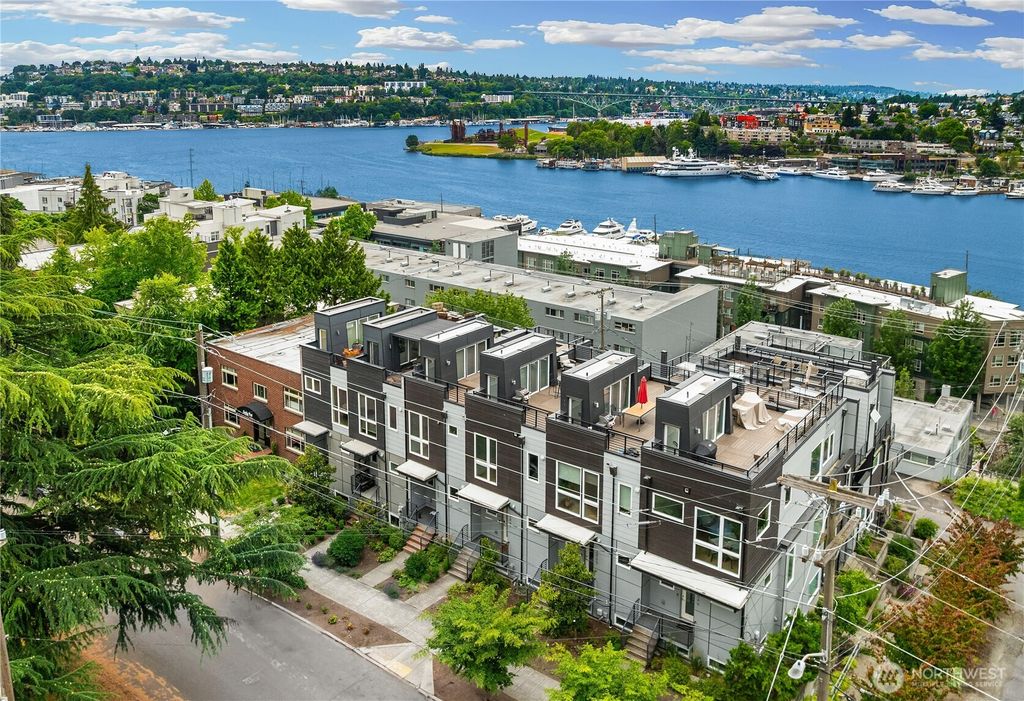 Photo of 2843 Franklin Avenue E, Seattle, WA 98102 (MLS # 2381897)