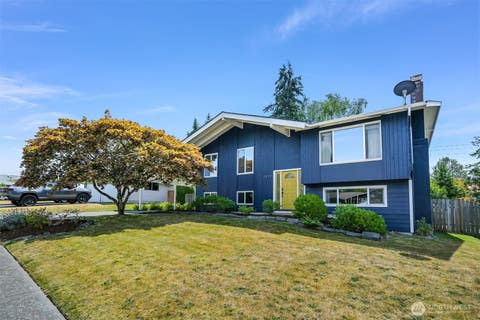 Photo of 3418 Crestline Place, Bellingham, WA 98226 (MLS # 2558177)