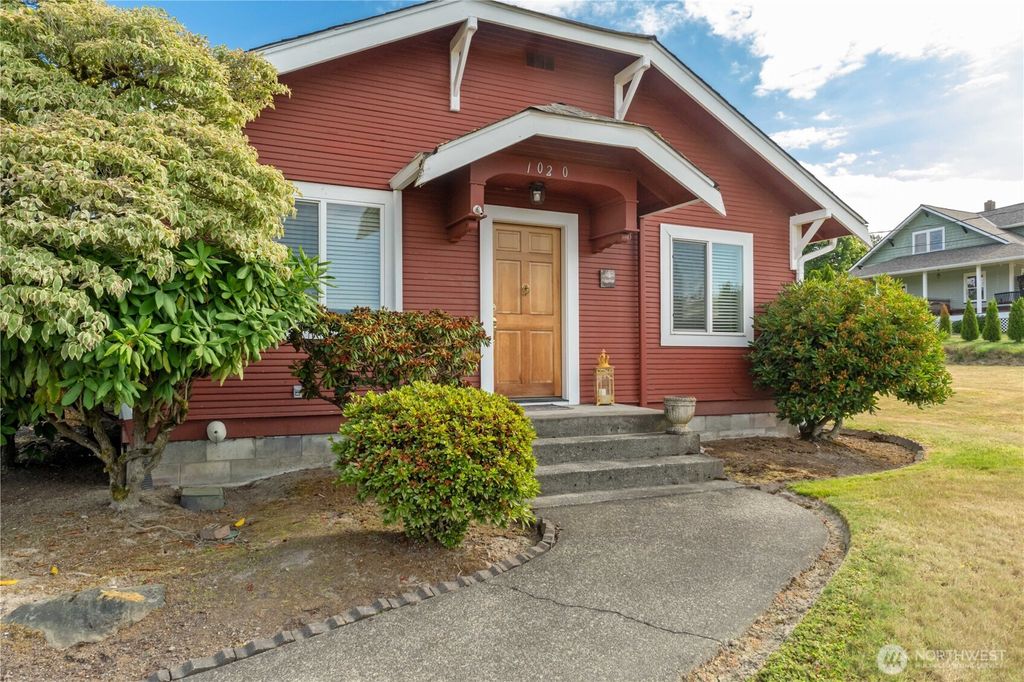 Photo of 1020 S Fruitland, Puyallup, WA 98371 (MLS # 2454294)