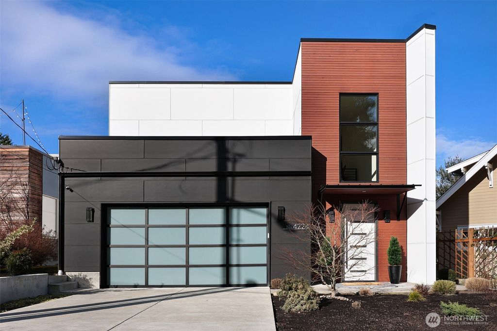 Photo of 4224 NE 124th Street, Seattle, WA 98125 (MLS # 2483263)