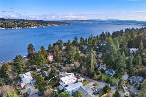 Photo of 4224 NE 124th Street, Seattle, WA 98125 (MLS # 2483263)