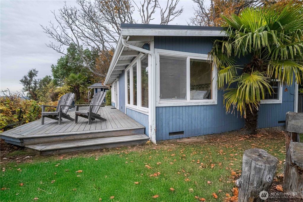 Photo of 24 J View Place, Hat Island, WA 98206 (MLS # 2446501)