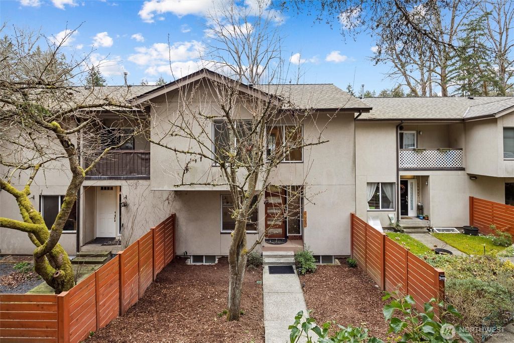 Photo of 15005 123rd Avenue NE, Kirkland, WA 98034 (MLS # 2346934)