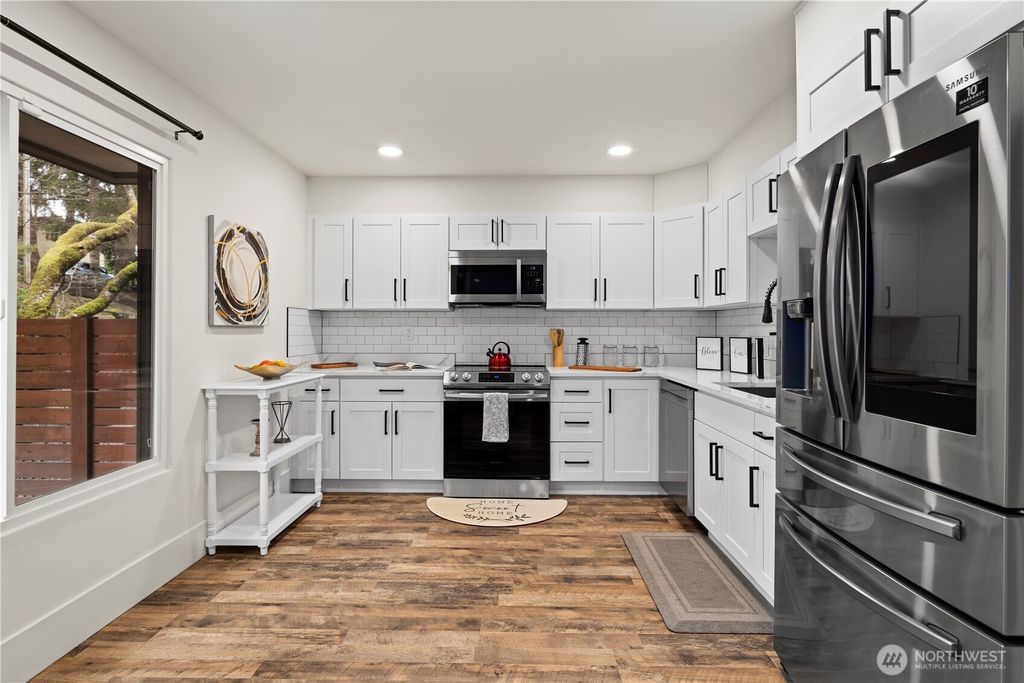 Photo of 15005 123rd Avenue NE, Kirkland, WA 98034 (MLS # 2346934)