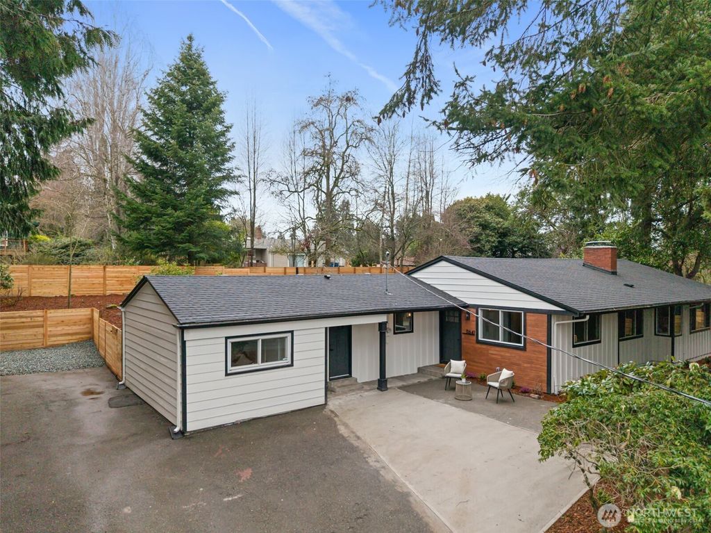 Photo of 11641 16th Avenue S, Burien, WA 98168 (MLS # 2348042)