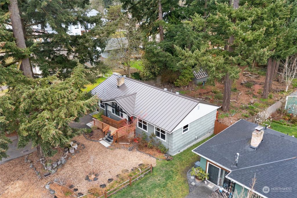 Photo of 17916 1st Avenue NE, Shoreline, WA 98155 (MLS # 2058766)