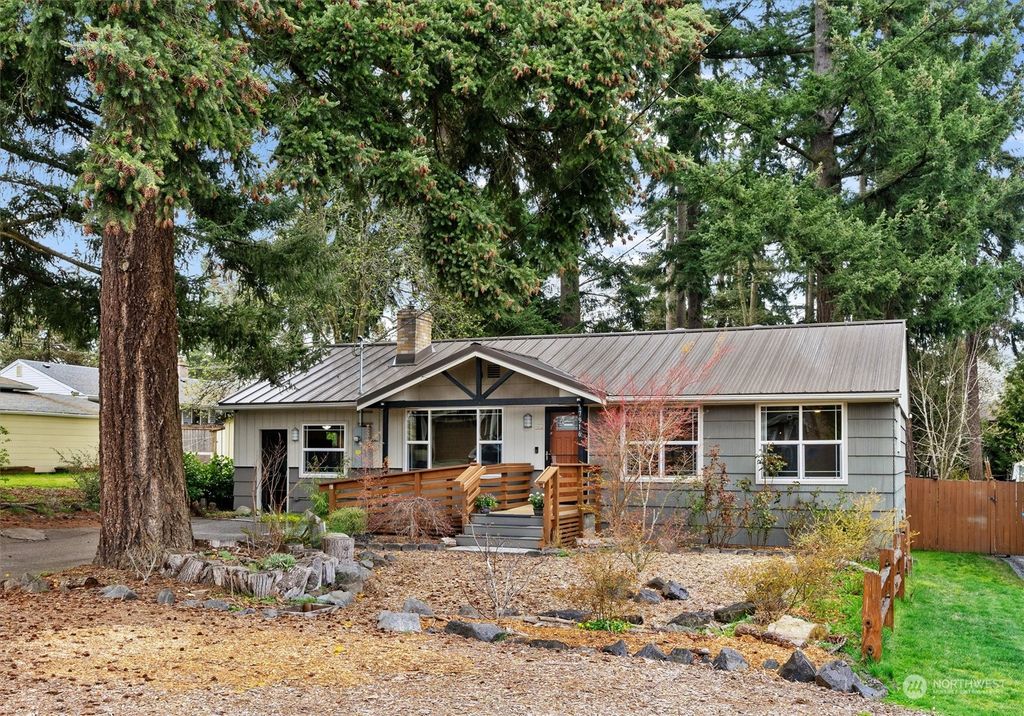 Photo of 17916 1st Avenue NE, Shoreline, WA 98155 (MLS # 2058766)