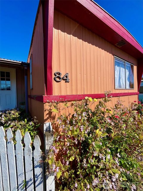 Photo of 700 Crosby Avenue #84, Oak Harbor, WA 98277 (MLS # 2441928)