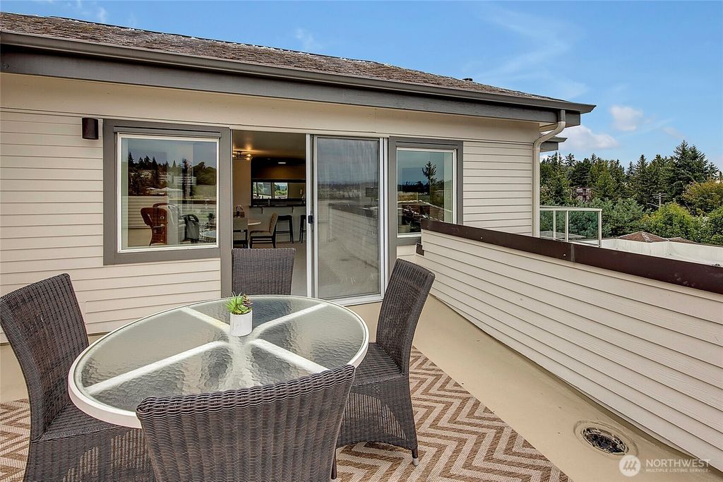 Photo of 2760 76th Avenue SE #701, Mercer Island, WA 98040 (MLS # 2414589)