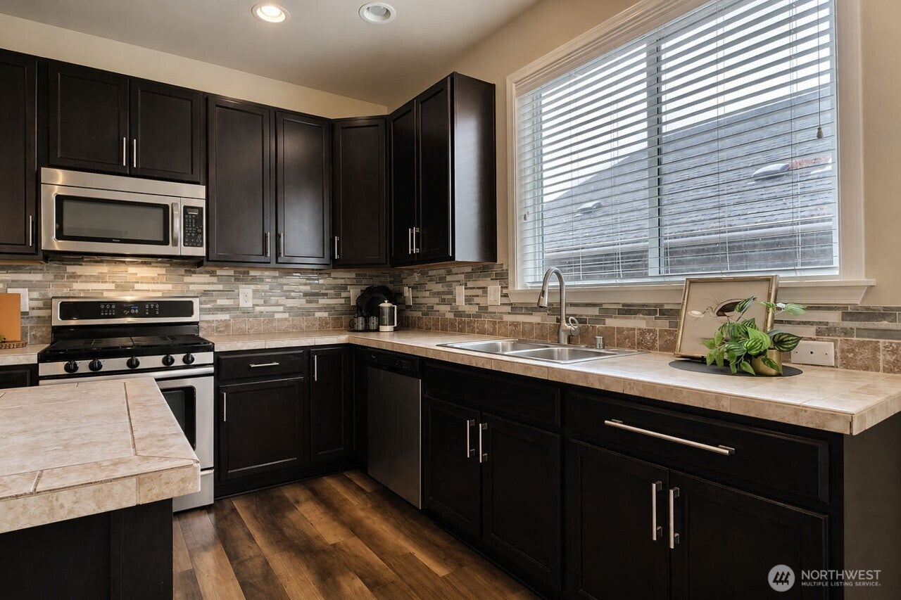 11244 Borgen Loop