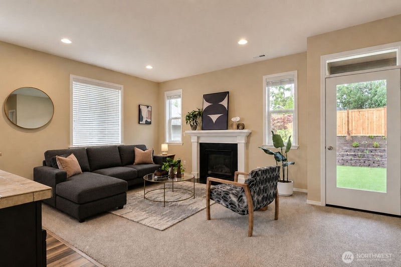 11244 Borgen Loop