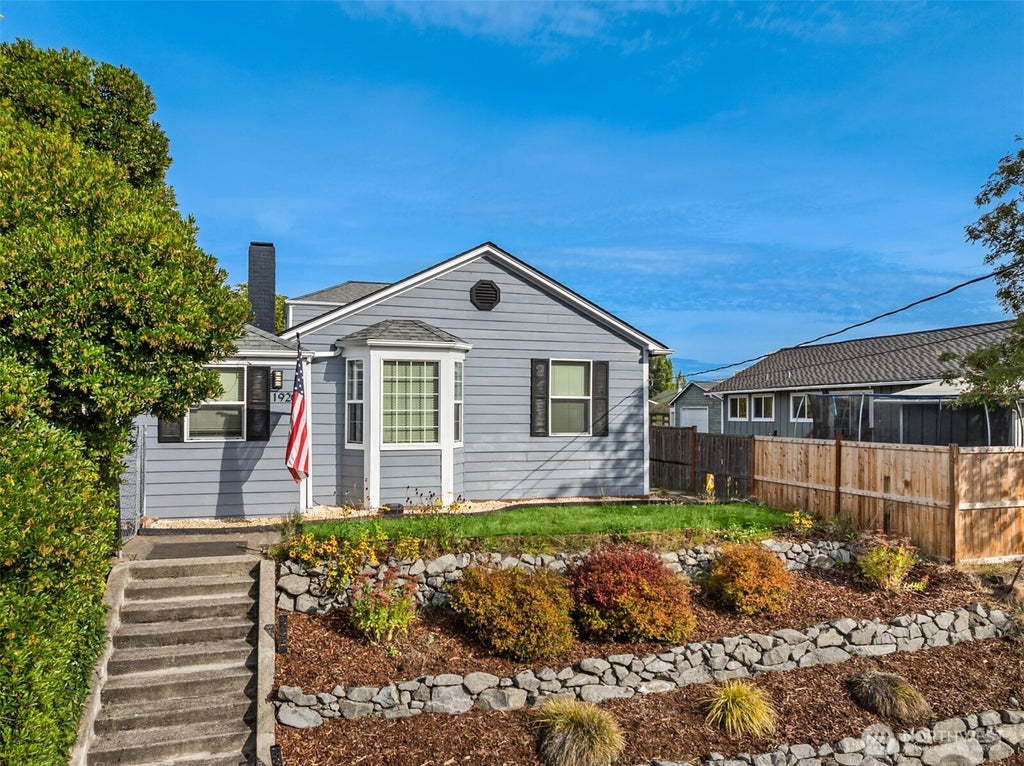 Photo of 1920 6th Street, Bremerton, WA 98337 (MLS # 2591069)