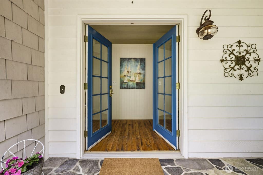 Photo of 1510 Valley Drive NW, Gig Harbor, WA 98332 (MLS # 2533569)