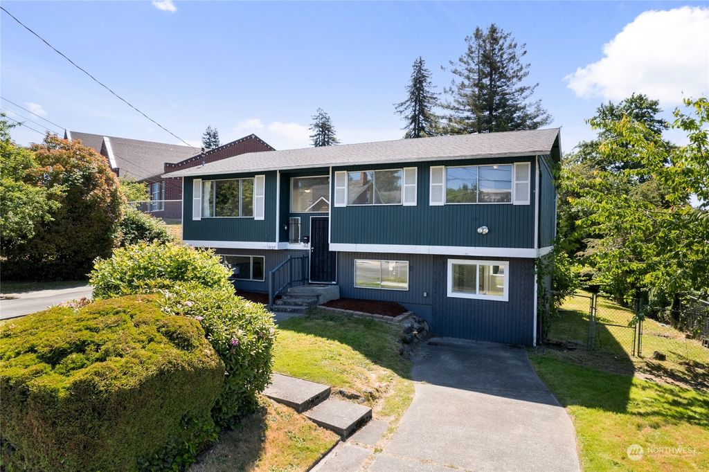 Photo of 3127 S Walden Street, Seattle, WA 98144 (MLS # 2077273)