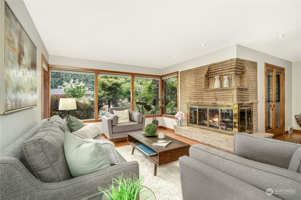 Photo of 2015 NE 127th Street, Seattle, WA 98125 (MLS # 2071435)