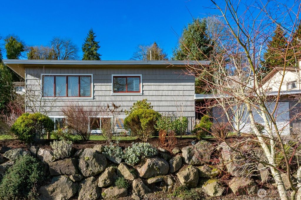 Photo of 5537 32nd Avenue S, Seattle, WA 98118 (MLS # 2471467)