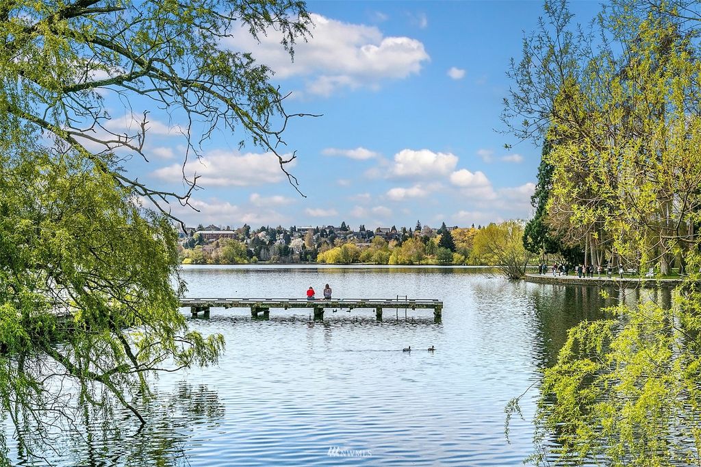 Photo of 7908 Green Lake Drive N, Seattle, WA 98103 (MLS # 1894871)