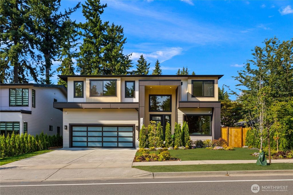 Photo of 12922 NE 104th Street, Kirkland, WA 98033 (MLS # 2442430)