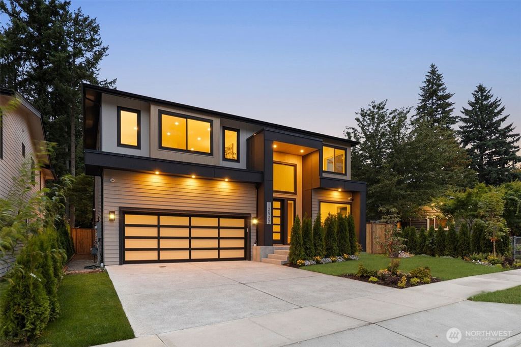Photo of 12922 NE 104th Street, Kirkland, WA 98033 (MLS # 2442430)