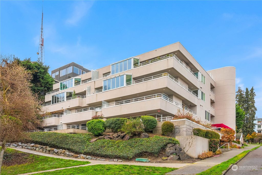 Photo of 1231 5th Avenue N #204, Seattle, WA 98109 (MLS # 2324312)