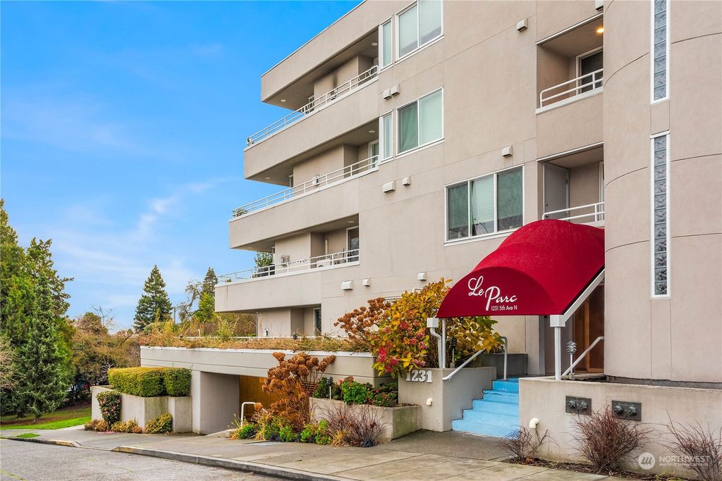Photo of 1231 5th Avenue N #204, Seattle, WA 98109 (MLS # 2324312)
