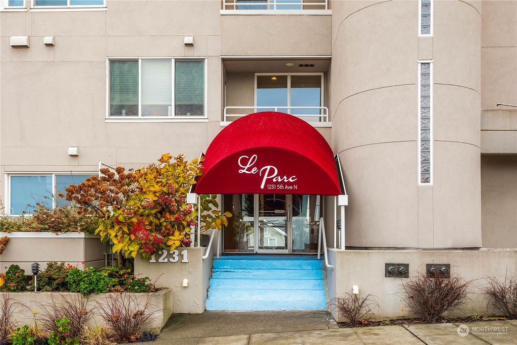 Photo of 1231 5th Avenue N #204, Seattle, WA 98109 (MLS # 2324312)