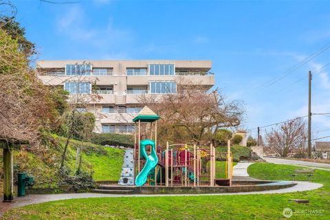Photo of 1231 5th Avenue N #204, Seattle, WA 98109 (MLS # 2324312)