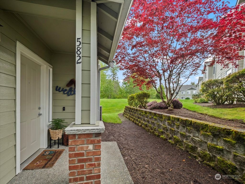 Photo of 582 241st Lane SE #G-2, Sammamish, WA 98074 (MLS # 2234236)