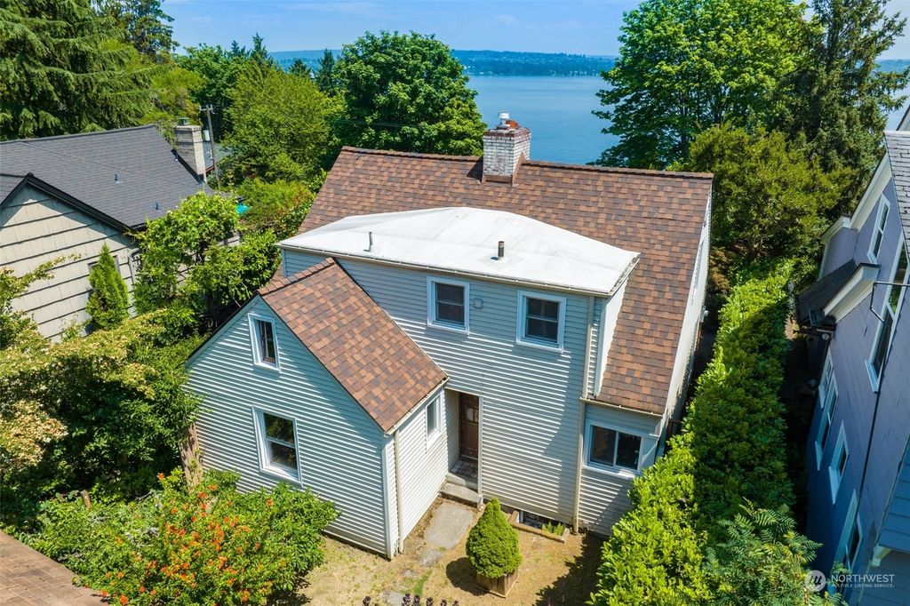 Photo of 719 37th Avenue, Seattle, WA 98122 (MLS # 2136272)