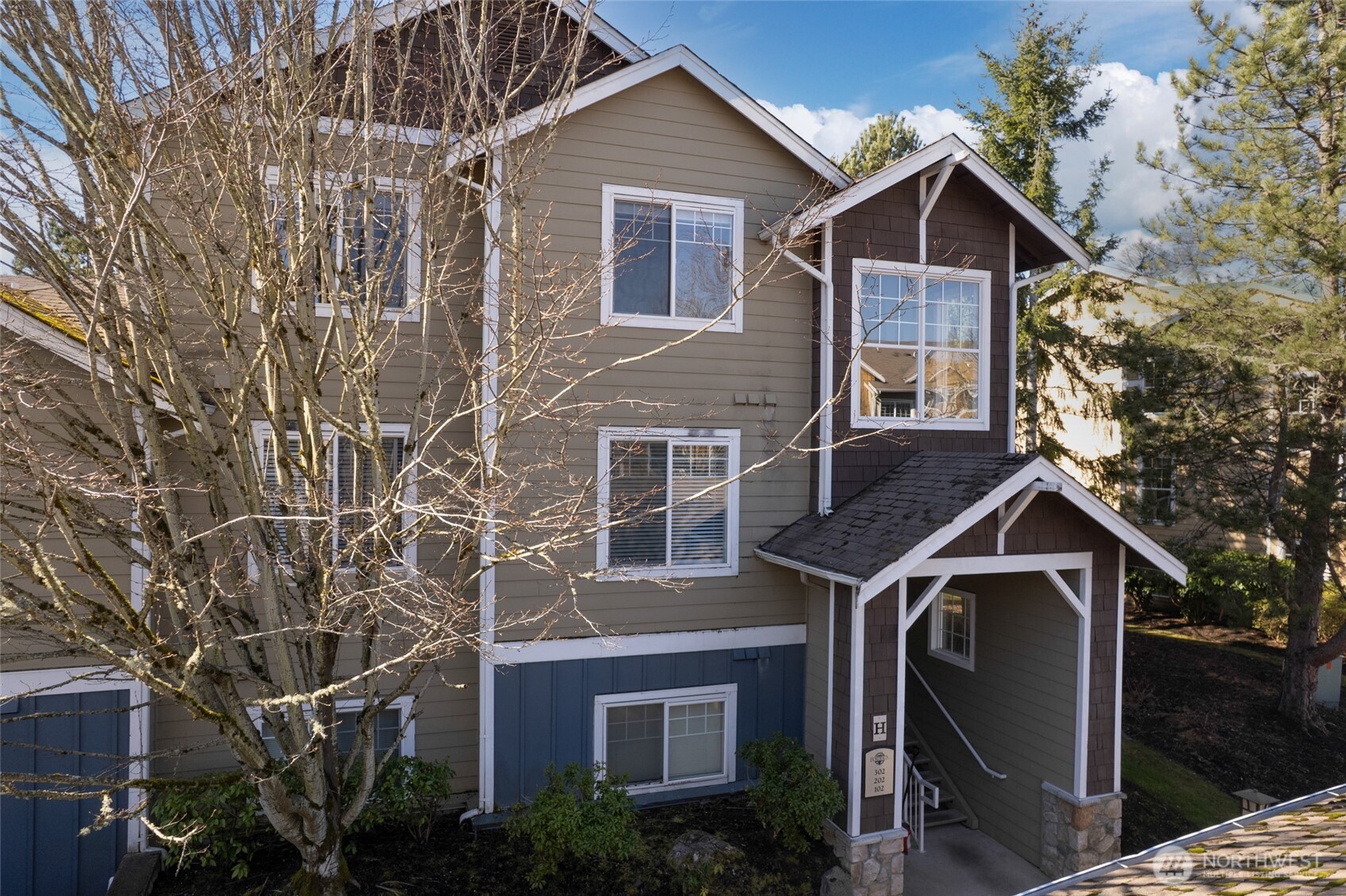 710 240th Way H302

                                                                             Sammamish                                

                                    , WA - $575,000