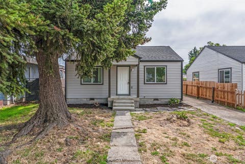 Photo of 256 28th Avenue, Longview, WA 98632 (MLS # 2573305)